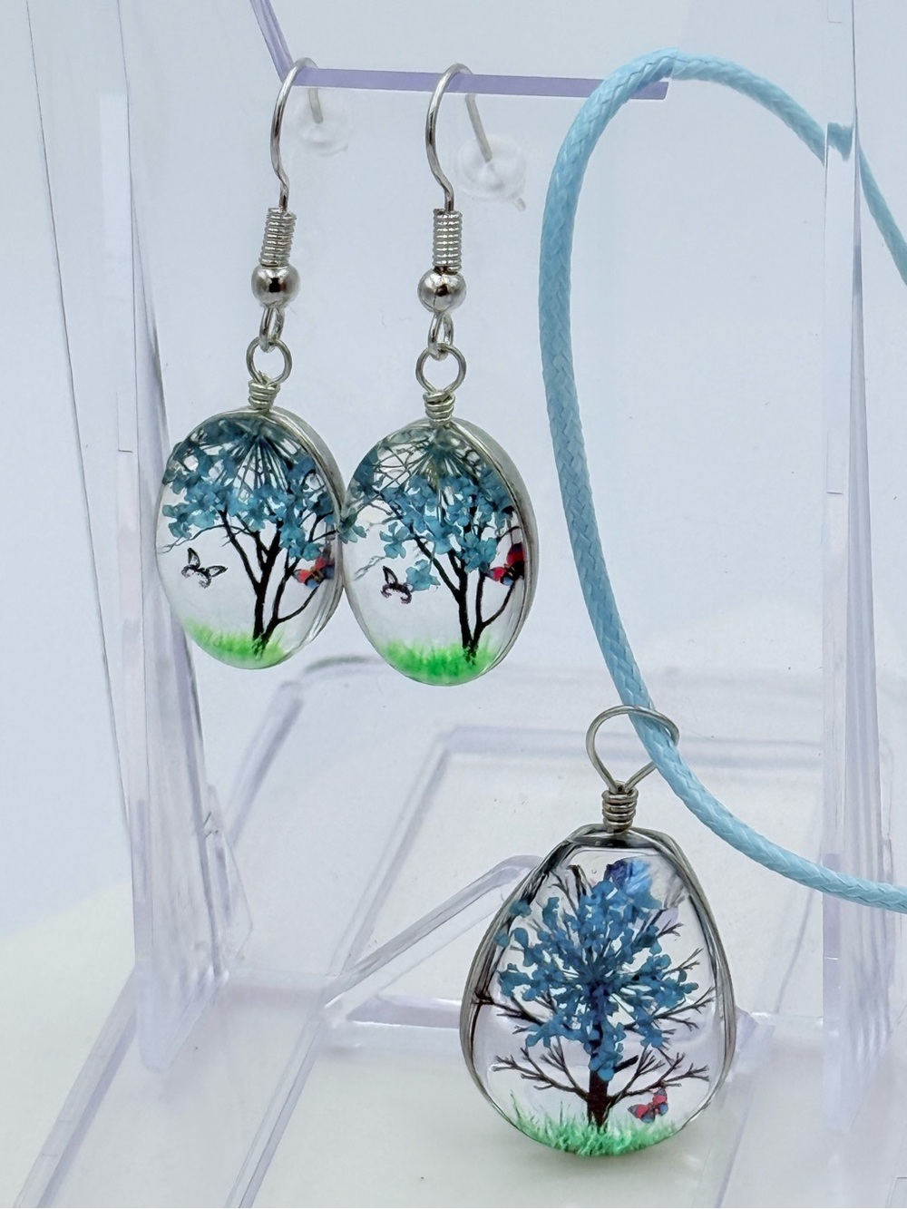 Blue Tree Resin Pendant and Earring Set - NEW - Picture 4 of 5